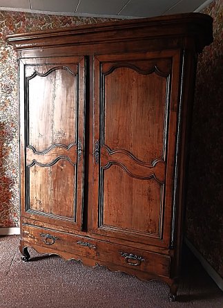 Armoire Louis XV Saintongeaise