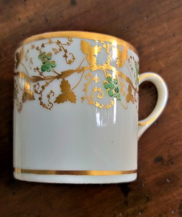 Tasse litron en porcelaine de Paris