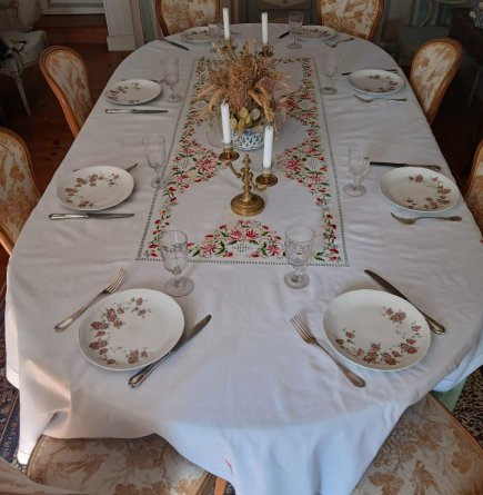 Nappe brodée main