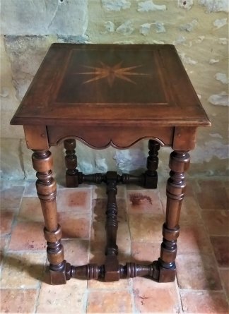 Table Louis XIII