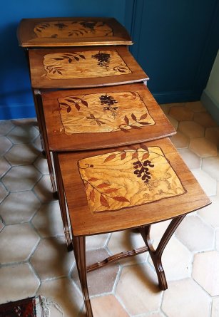 Tables Gigognes Art Nouveau