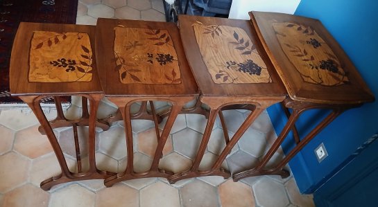 Tables Gigognes Art Nouveau